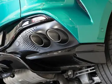 ASTON MARTIN DBX 707 -Podium Green-