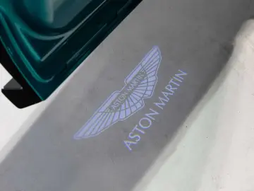 ASTON MARTIN DBX 707 -Podium Green-