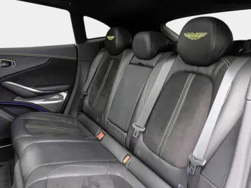 ASTON MARTIN DBX 707 -Podium Green-