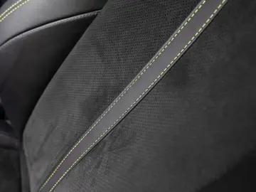 ASTON MARTIN DBX 707 -Podium Green-