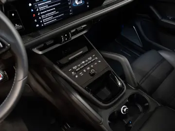 PORSCHE Cayenne Turbo E-Hybrid Coupe mit GT-Paket HeadUp