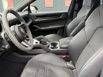 PORSCHE Cayenne Coupe Turbo E-Hybrid mit GT-Paket