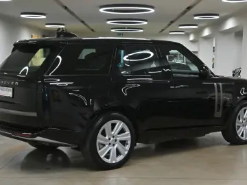 LAND ROVER Range Rover P-550e HSE