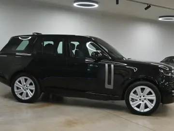 LAND ROVER Range Rover P-550e HSE