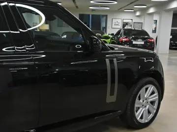 LAND ROVER Range Rover P-550e HSE