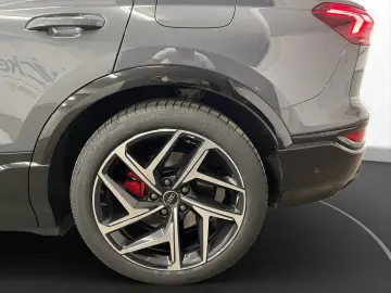 AUDI Q6 e-tron qu. edition one S-line AHK Matrix LM 2