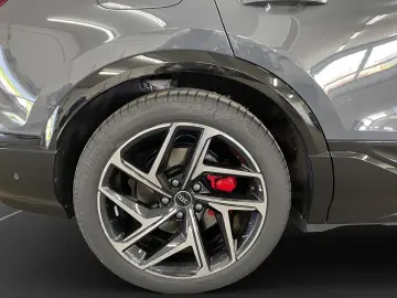 AUDI Q6 e-tron qu. edition one S-line AHK Matrix LM 2