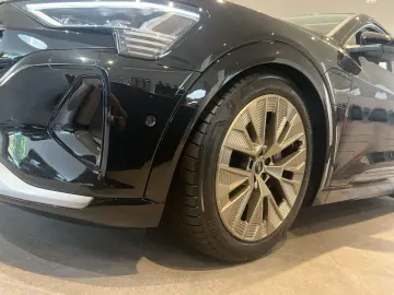 AUDI Q8 e-tron Sportback 50 qu advanced AIR KAMERA