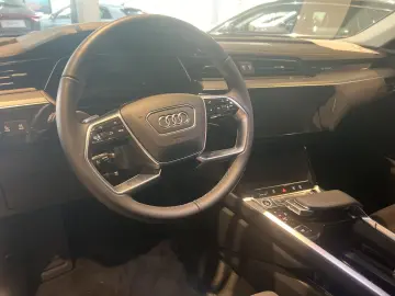 AUDI Q8 e-tron Sportback 50 qu advanced AIR KAMERA