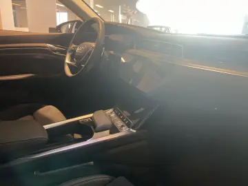 AUDI Q8 e-tron Sportback 50 qu advanced AIR KAMERA