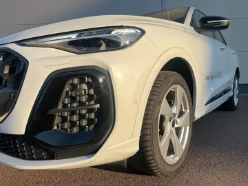 AUDI Q5 SUV TFSI qu 2x S line MATRIX BEIFAHRERDISPLAY