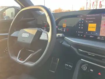 AUDI Q5 SUV TFSI qu 2x S line MATRIX BEIFAHRERDISPLAY