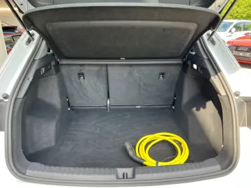AUDI Q4 e-tron  SHZ NAVI KAMERA LED GRA  Navi LED