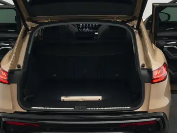 AUDI Q5 TFSI quattro S line  NAV AHK 360 MATRIX LANE