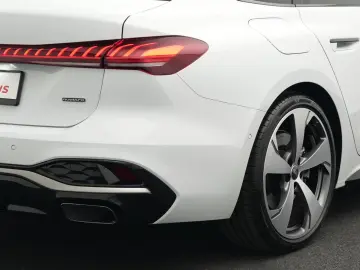 AUDI A5 Limousine e-hybrid quattro  AHK-Vor. S-Line