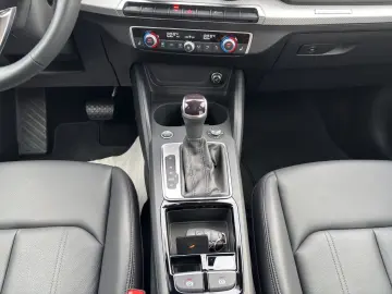 AUDI Q2 40 TFSI quattro S-LINE LED AHK LEDER NAVI-PLU