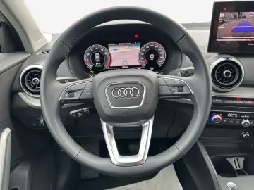 AUDI Q2 40 TFSI quattro S-LINE LED AHK LEDER NAVI-PLU