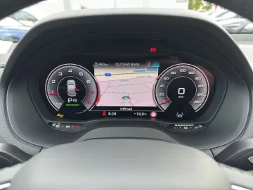 AUDI Q2 40 TFSI quattro S-LINE LED AHK LEDER NAVI-PLU