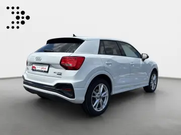 AUDI Q2 40 TFSI quattro S-LINE LED AHK LEDER NAVI-PLU