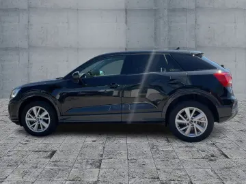 AUDI Q2 40 TFSI QU S-TR ADVANCED LED NAVI RFK ACC 17