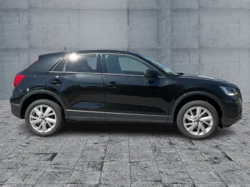 AUDI Q2 40 TFSI QU S-TR ADVANCED LED NAVI RFK ACC 17