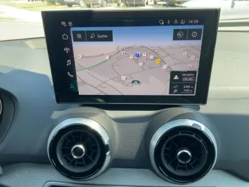 AUDI Q2 40 TFSI QU S-TR ADVANCED LED NAVI RFK ACC 17