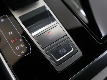 AUDI Q8 60 TFSI e quattro Pro Line S Competition   49