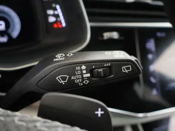 AUDI Q8 60 TFSI e quattro Pro Line S Competition   49
