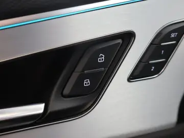 AUDI Q8 60 TFSI e quattro Pro Line S Competition   49