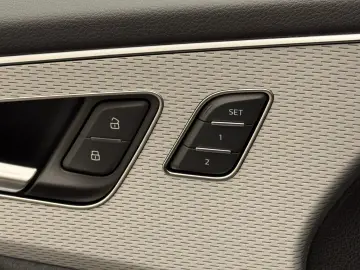 AUDI Q8 TDI Quattro Tiptr S Line SportExtBlackPano23