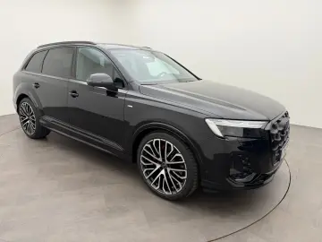 AUDI Q7 TDI Quattro Tiptr. S Line 7Sitze Pano22Black