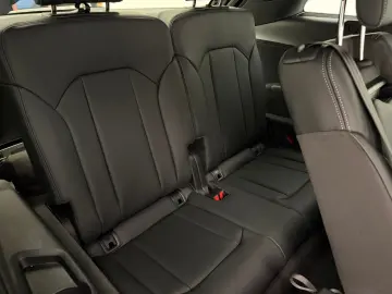 AUDI Q7 TDI Quattro Tiptr. S Line 7Sitze Pano22Black
