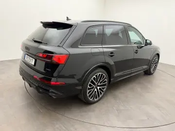 AUDI Q7 TDI Quattro Tiptr. S Line 7Sitze Pano22Black