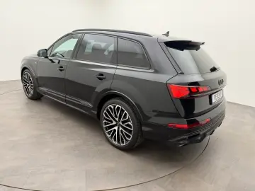 AUDI Q7 TDI Quattro Tiptr. S Line 7Sitze Pano22Black