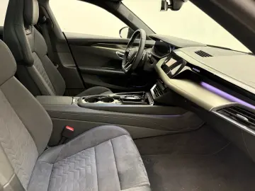 AUDI RS e-tron GT Quattro SchwarzPano21Keramik EA8
