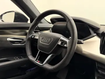 AUDI RS e-tron GT Quattro SchwarzPano21Keramik EA8