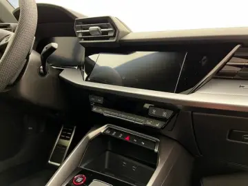 AUDI S3 Lim. TFSI Quattro STronic SchwarzPano19Matrix