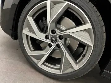 AUDI S3 Lim. TFSI Quattro STronic SchwarzPano19Matrix