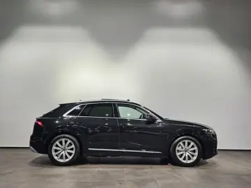 AUDI Q8 55 TFSI e Pano Softc B&O HuD Massage AHK  23'
