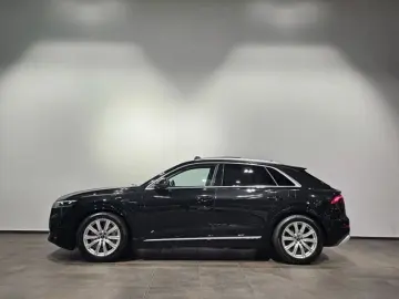 AUDI Q8 55 TFSI e Pano Softc B&O HuD Massage AHK  23'