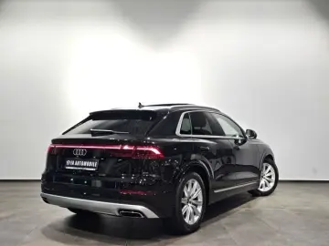AUDI Q8 55 TFSI e Pano Softc B&O HuD Massage AHK  23'