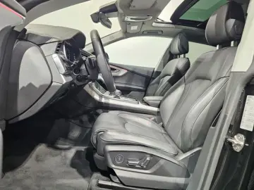 AUDI Q8 55 TFSI e Pano Softc B&O HuD Massage AHK  23'