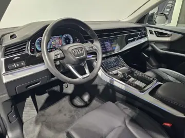 AUDI Q8 55 TFSI e Pano Softc B&O HuD Massage AHK  23'