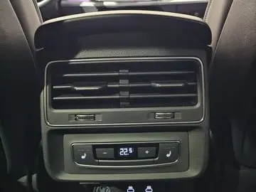 AUDI Q8 55 TFSI e Pano Softc B&O HuD Massage AHK  23'