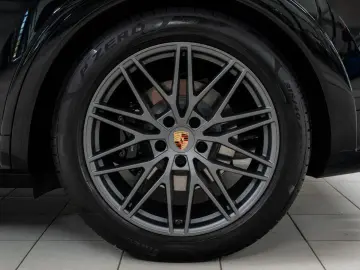 PORSCHE Cayenne E-Hybrid SportDesign