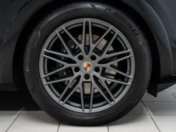 PORSCHE Cayenne E-Hybrid SportDesign