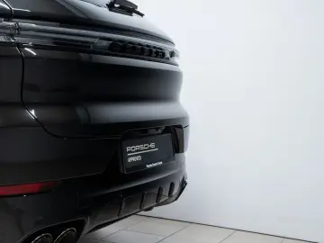 PORSCHE Cayenne E-Hybrid SportDesign