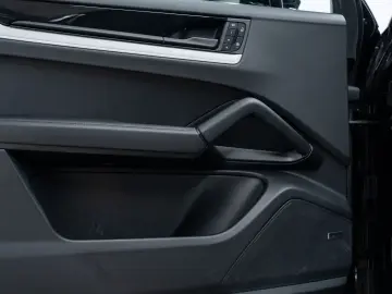 PORSCHE Cayenne E-Hybrid SportDesign