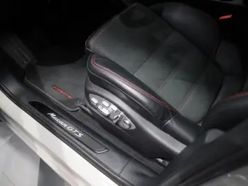 PORSCHE Macan GTS Luftf. Pano Standhzg 360  AHK BOSE ACC