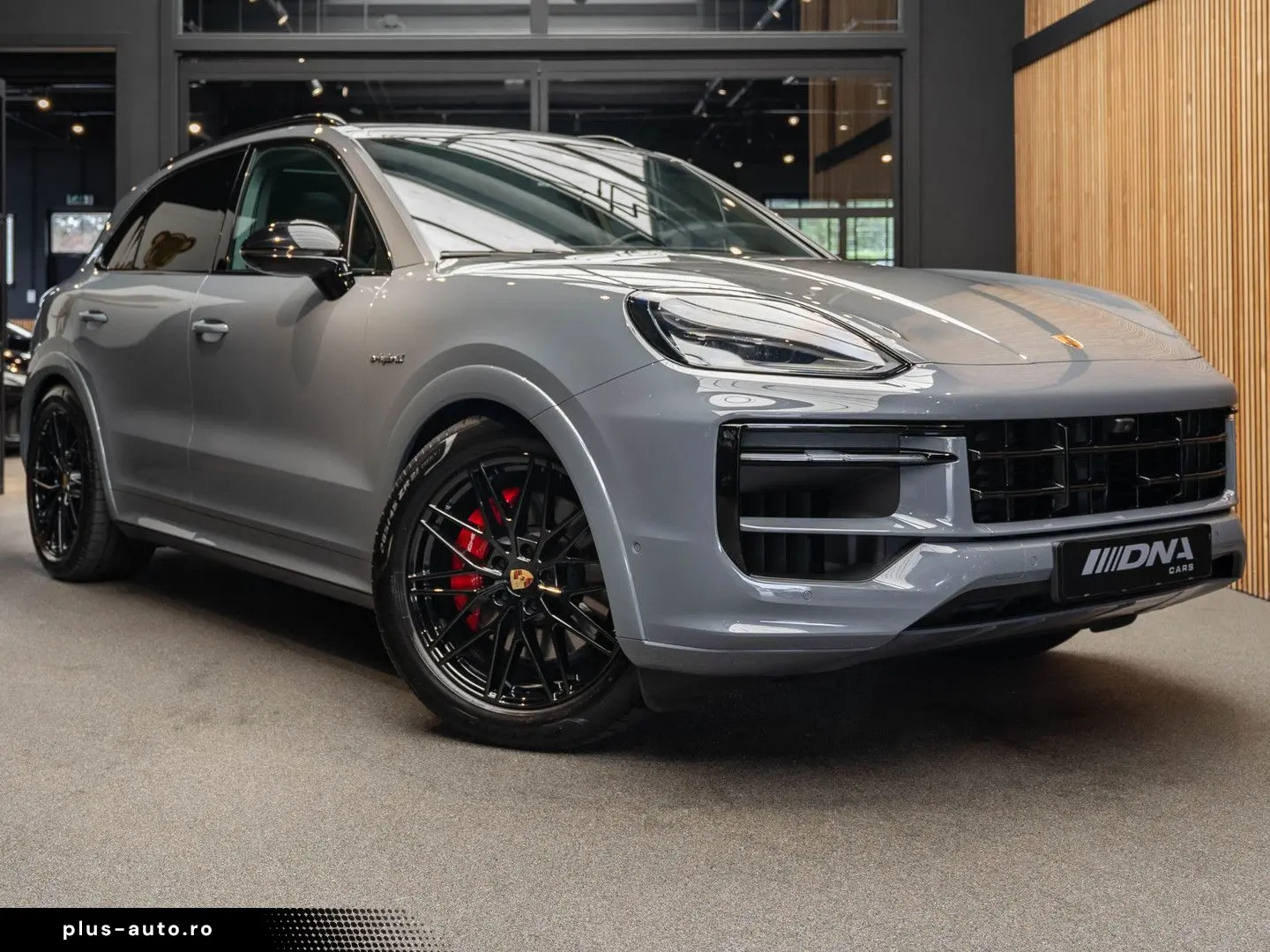 PORSCHE Cayenne E-Hybrid Sportdesign Sportuitlaat BOSE 3
